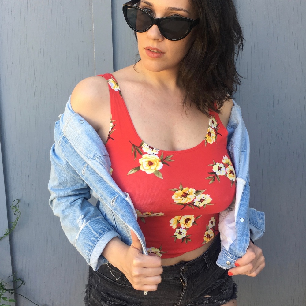 🛍BOGO🛍Forever 21 Floral Crop Tank Top